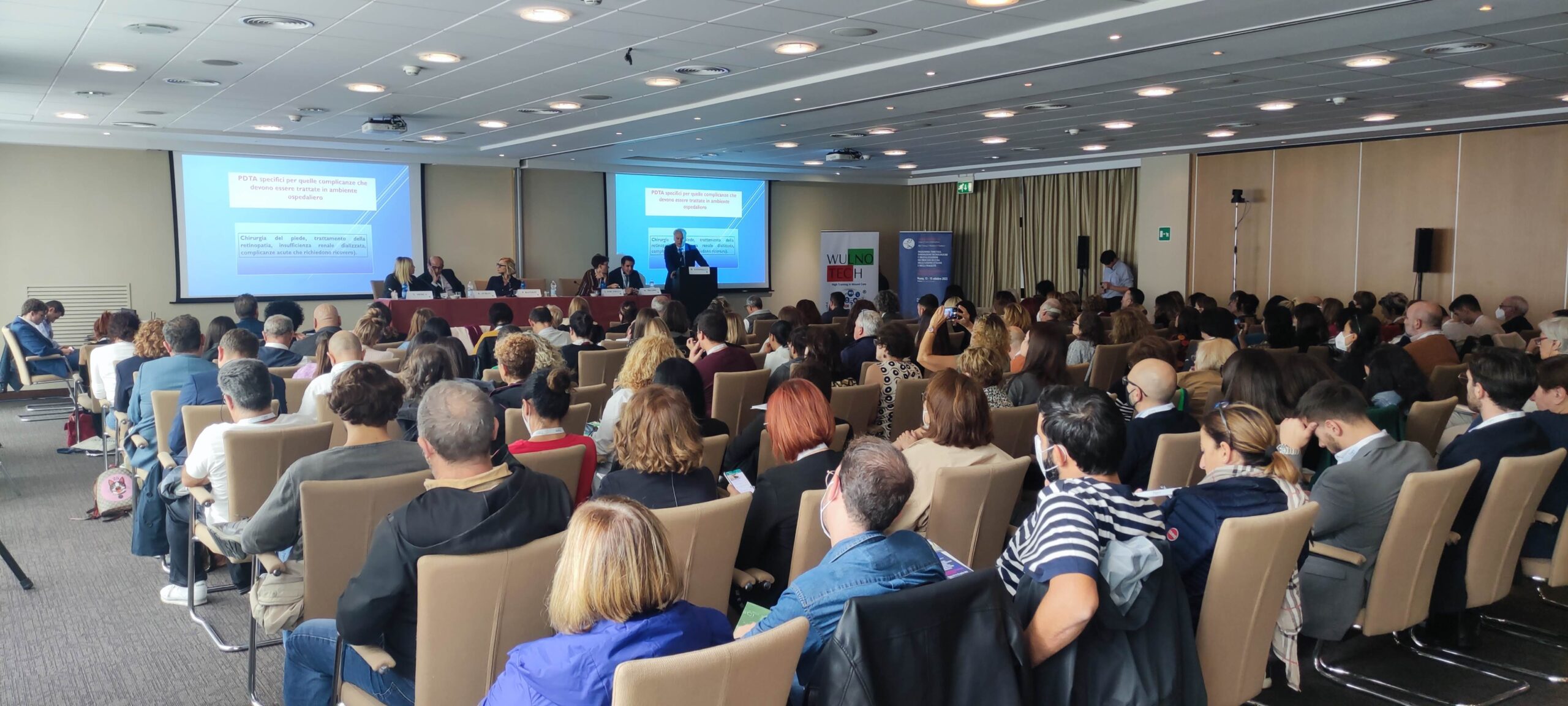 Enorme successo per il primo giorni di confronti sul tema Woundcare. Subito è cambiata la connotazione del congresso da Nazionale a Internazionale, vista la presenza di eminenti eccellenze internazionali nel campo medico, dall’Egitto, alla Romania...